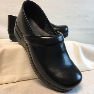 Dansko Clog - Size 40 - Black